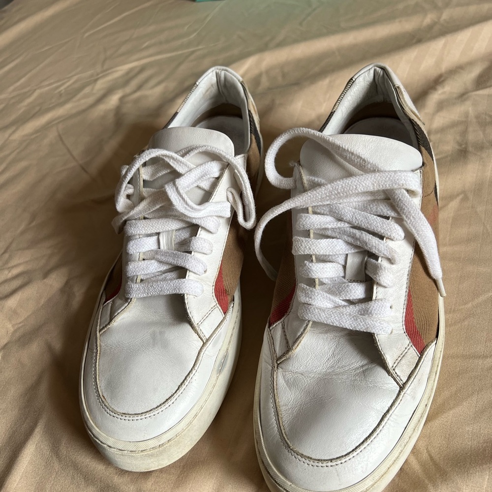 Burberry White Leather Interior